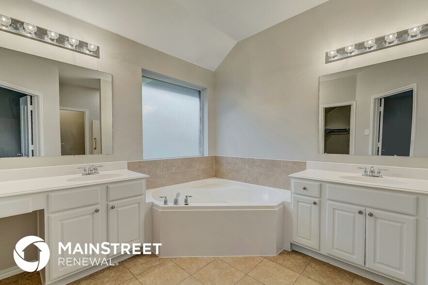 Building Photo - 6410 Peach Tree Ct