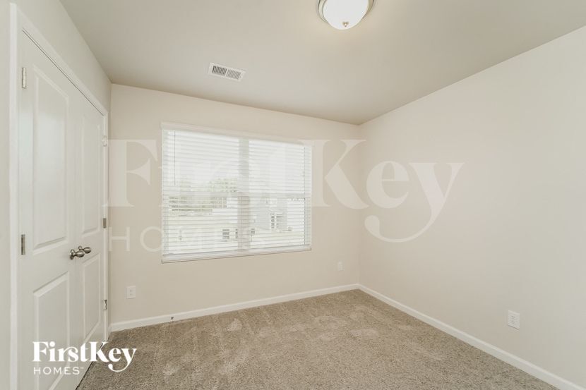 Building Photo - 9417 Village View Ct NW