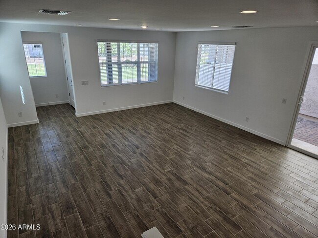 Building Photo - 3357 S Primrose