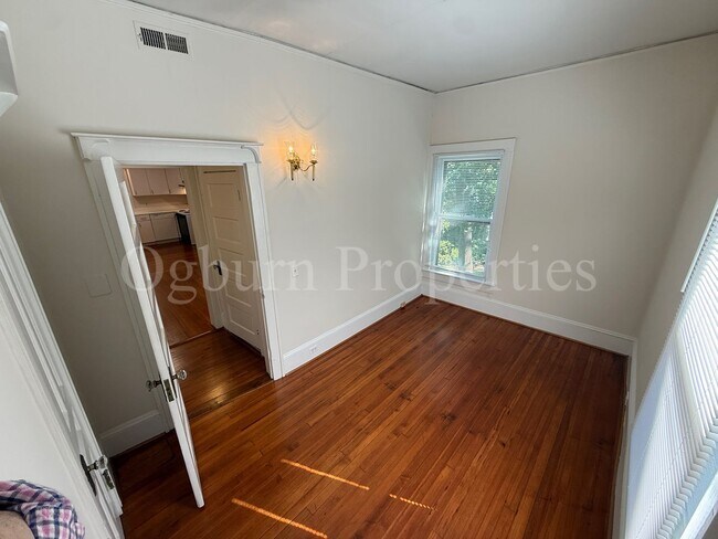 Building Photo - 158 Piedmont Ave