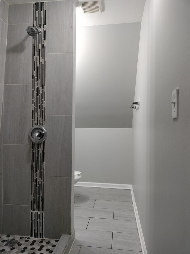 Building Photo - 8320 S Muskegon Ave