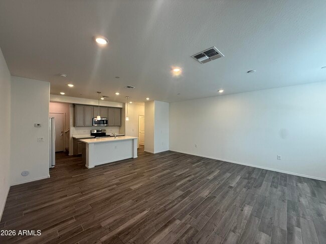 Building Photo - 1959 E Hampton Ln