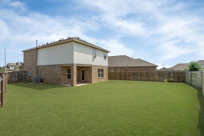 Building Photo - 409 Aurora Creek Ln