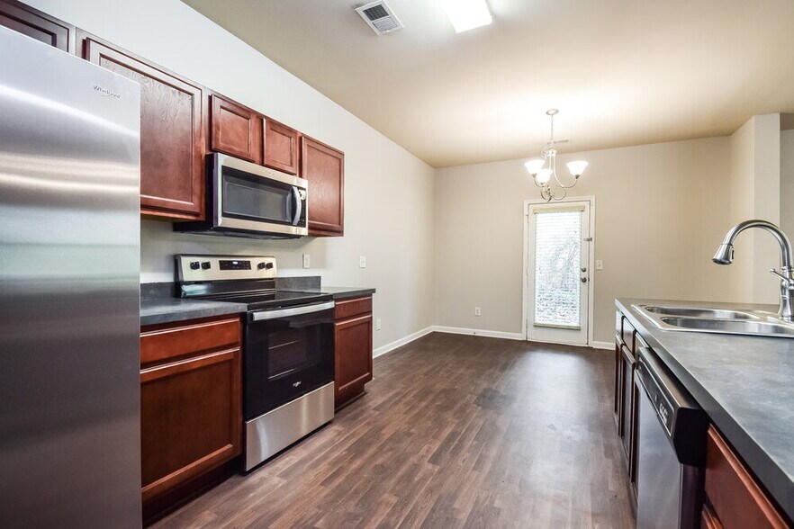 Building Photo - 118 Cassady Ln