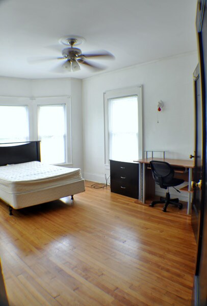 Building Photo - 826 Maryland Ave