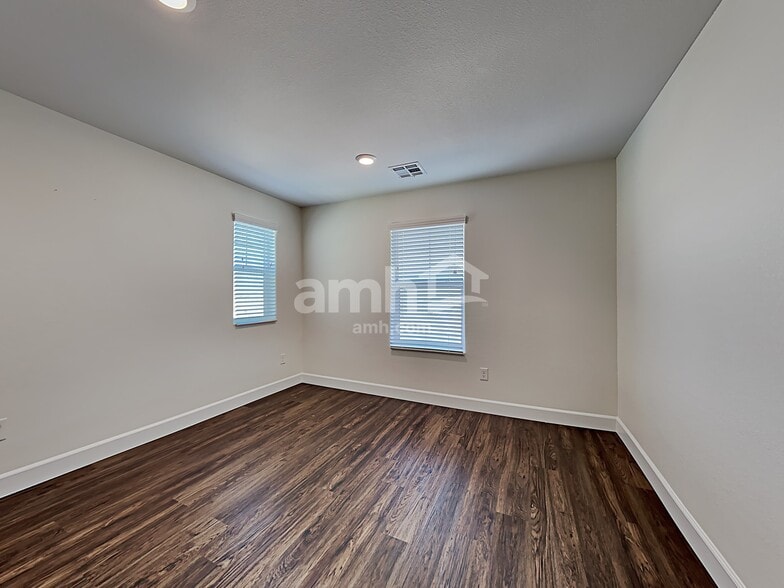 Building Photo - 8152 Inhibition Ct