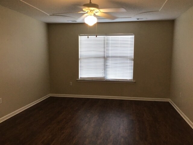 Building Photo - 15 Golden Grove Ln