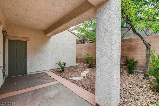 Building Photo - 10474 Howling Coyote Ave