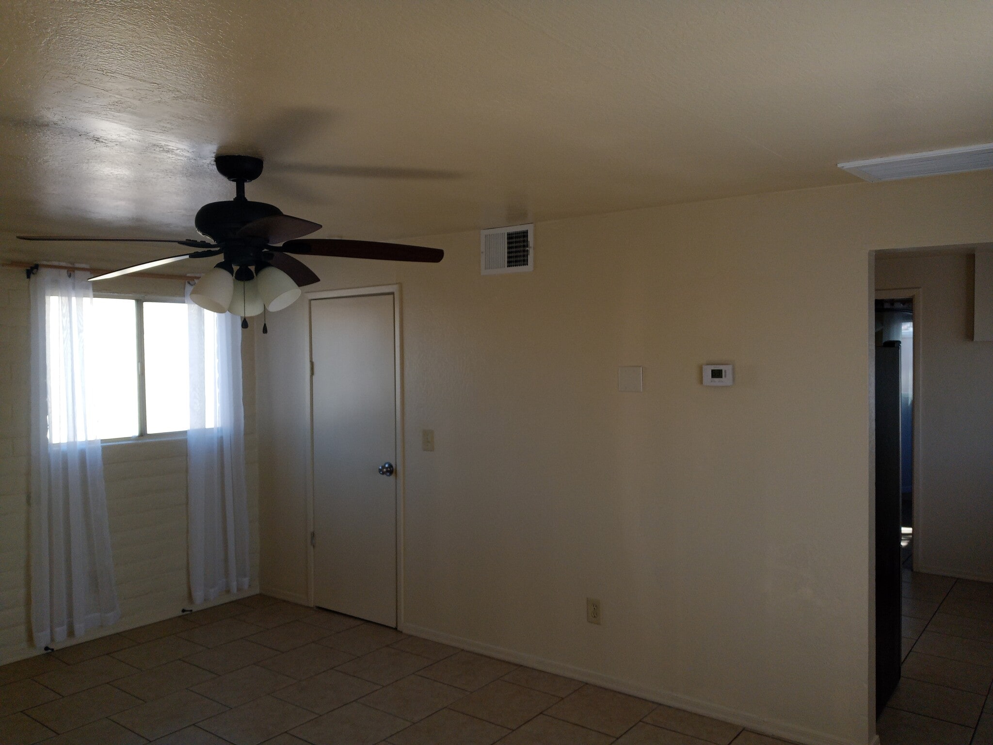 Building Photo - 244 N Westmoreland Ave