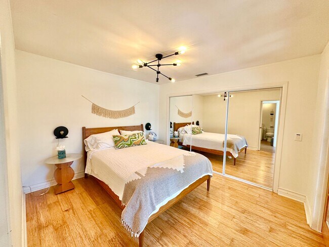 Building Photo - 3548 Rosa Way