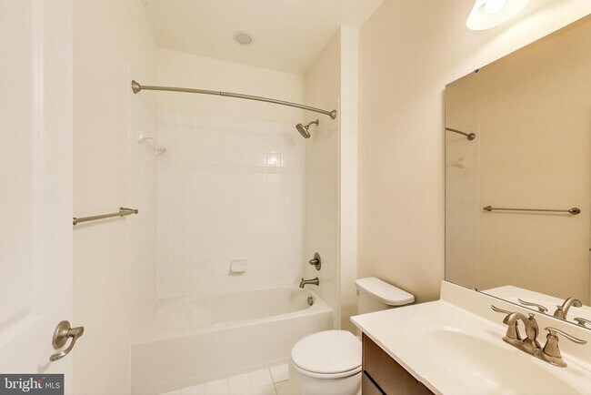 Building Photo - 13404 Waterford Hills Boulevard