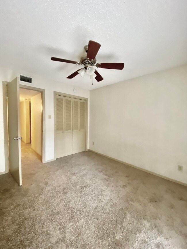 Building Photo - 4433 N Stanton St