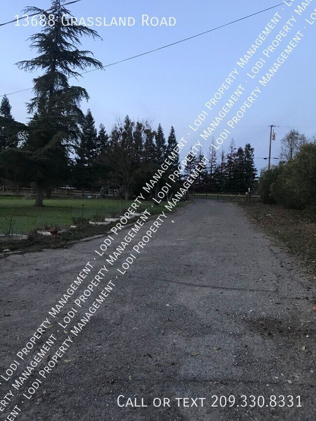 Building Photo - 13688 Grassland Rd