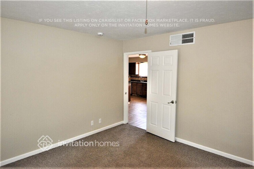 Building Photo - 8520 N 33rd Dr