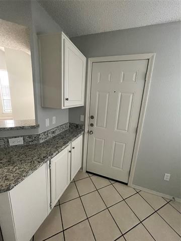 Building Photo - 923 Azalia Dr