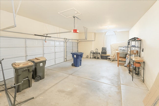 Building Photo - 558 Highlands Dr