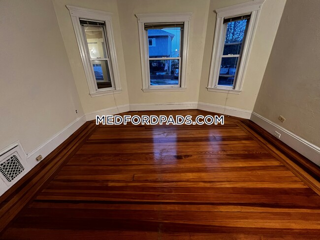 Building Photo - 128 Princeton St