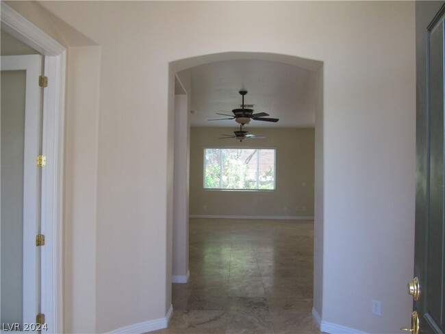 Building Photo - 7225 Fern Meadow St