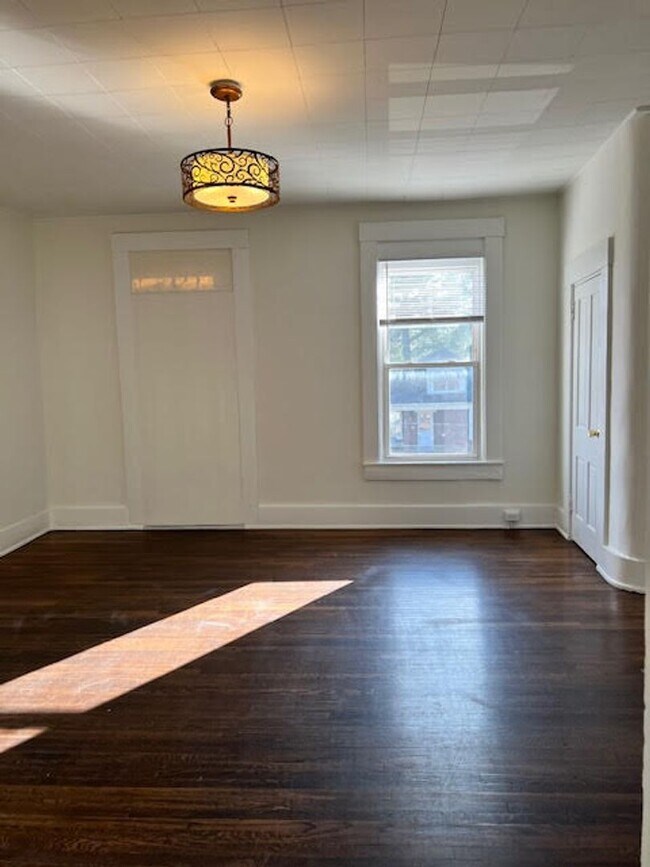 Building Photo - 1424 California Ave