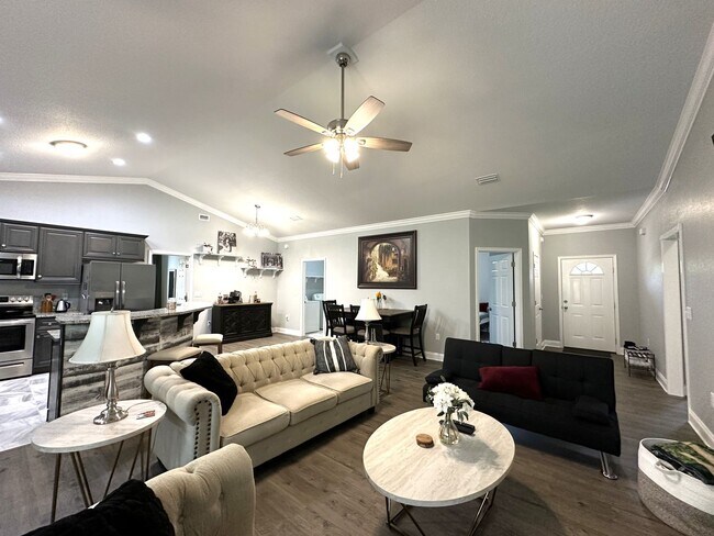 Building Photo - Beautiful north Crestview 4/Bed/2Bath Home