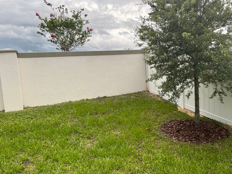 Building Photo - 1658 Blue Lagoon Cir