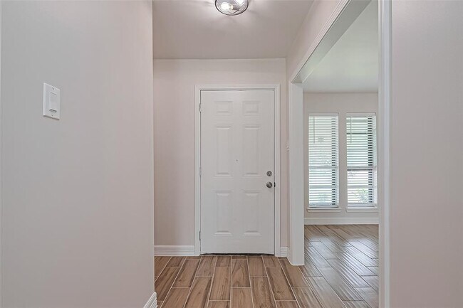Building Photo - 5310 Monteith Dr