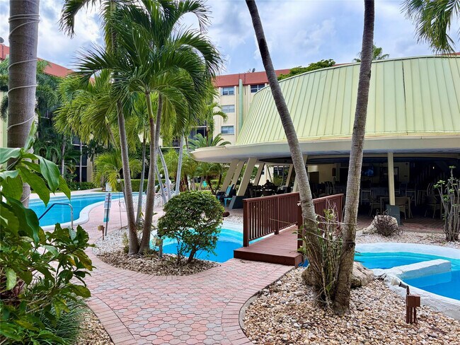 Building Photo - 5300 NE 24th Terrace