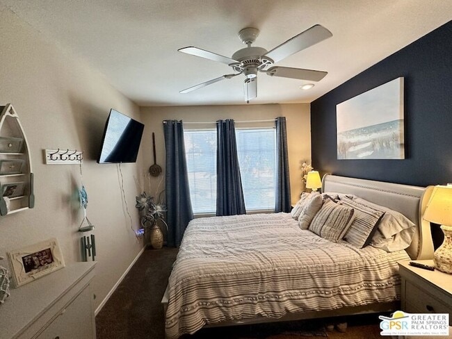 Building Photo - 9939 Vía Real