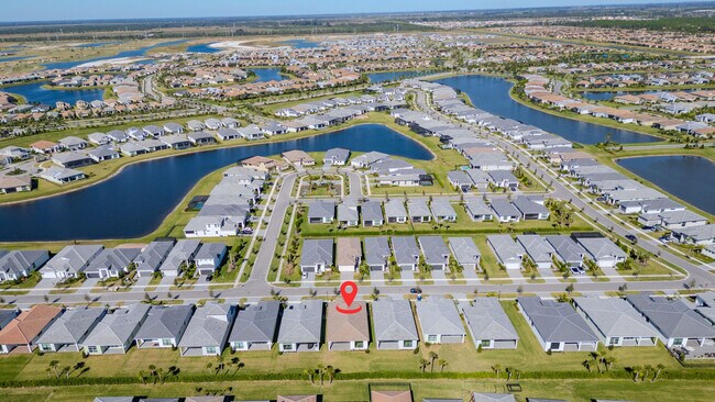 Building Photo - 9155 SW Esule Way