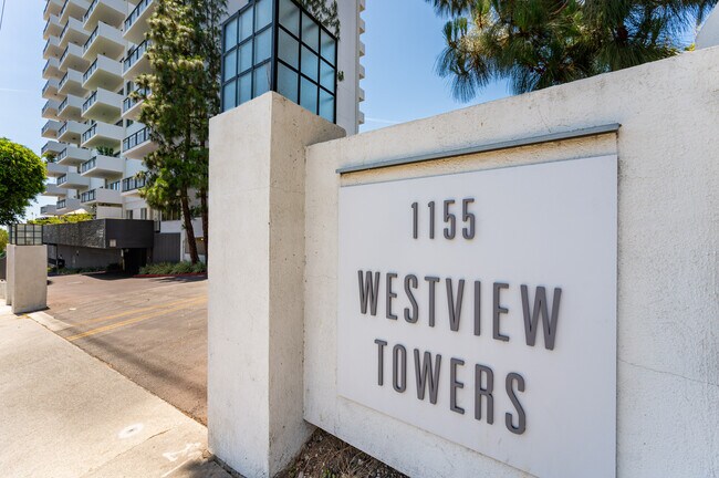 La Cienega Building Entrance - 1155 N La Cienega Blvd