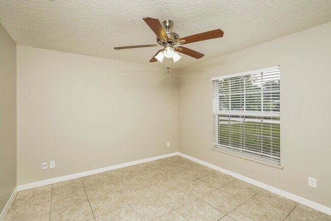 Building Photo - 1535 18th Ave SW