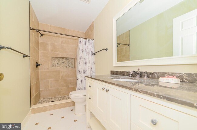 Building Photo - 4708 Randolph Ct