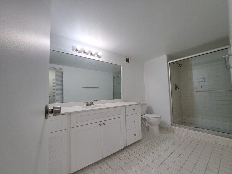 Building Photo - 500 Three Islands Boulevard