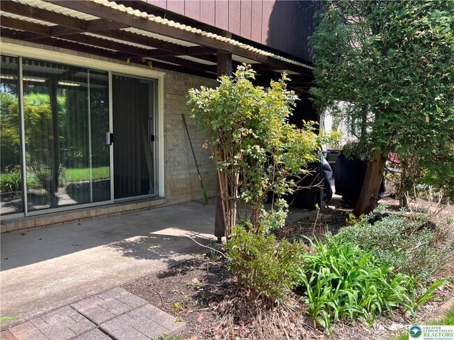 Building Photo - 328 Carver Dr