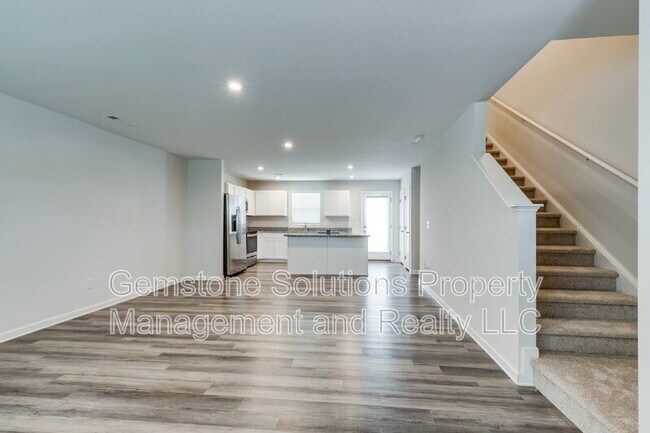 Building Photo - 2057 Westchester Dr