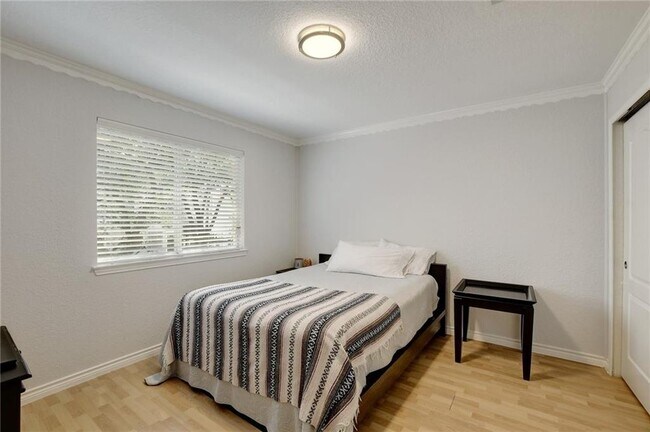 Building Photo - 8905 Colberg Dr