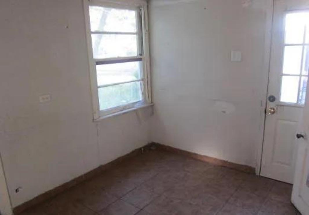 Building Photo - 775 Linda Lou Dr