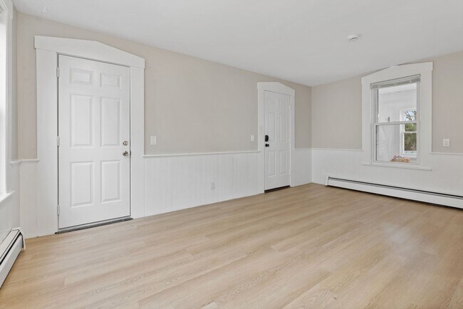 Building Photo - 26 High St