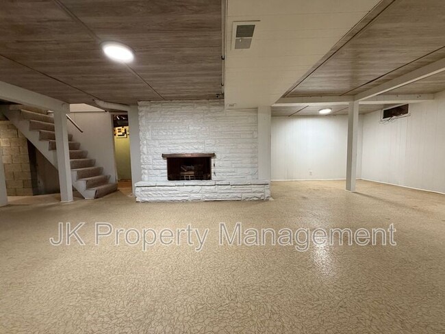 Building Photo - 2213 7th Ave N