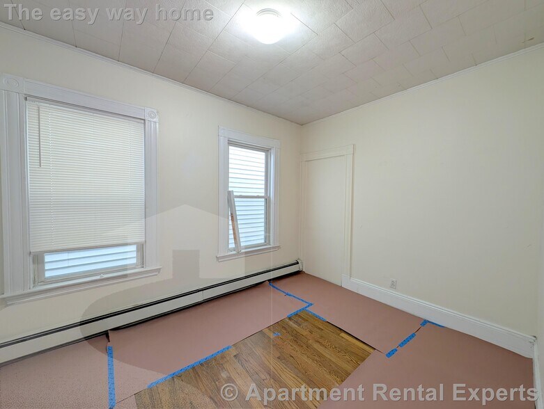 Building Photo - 392 Washington St