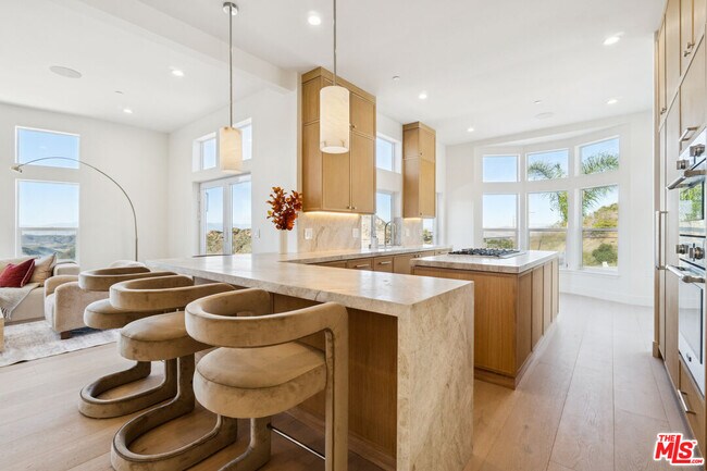 Building Photo - 265 Westlake Blvd