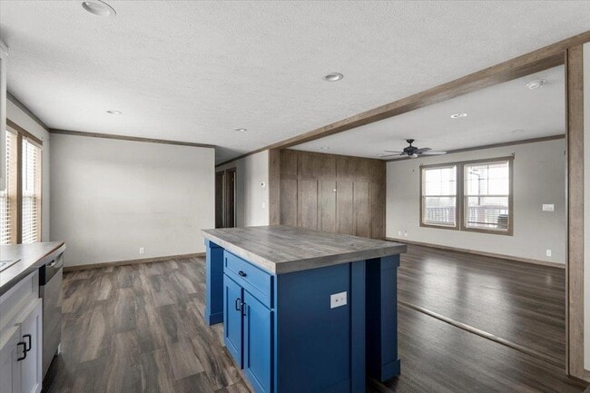 Building Photo - 104 Pineapple Sage Cv