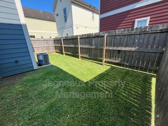 Building Photo - 114 Hargrave Dr