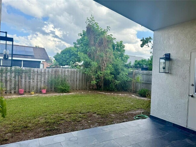 Building Photo - 3361 Burlington Dr