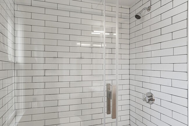 Building Photo - 52 Bonair St