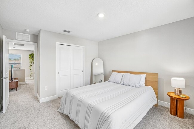 Building Photo - Heritage Oaks gated community 3/2.5/2 Townhome