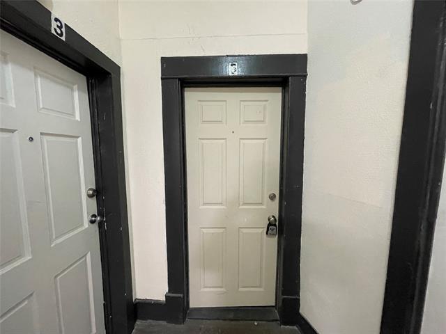 Building Photo - 736 West 7th Street