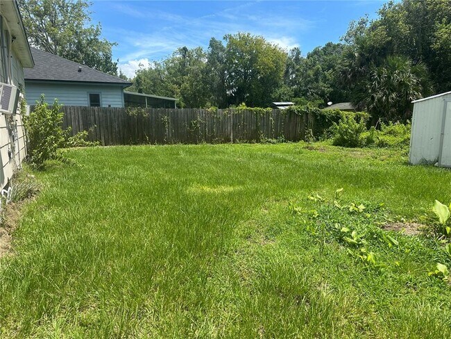 Building Photo - 1111 Willow Ave