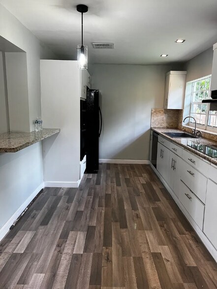 Building Photo - 780 NW 141st St