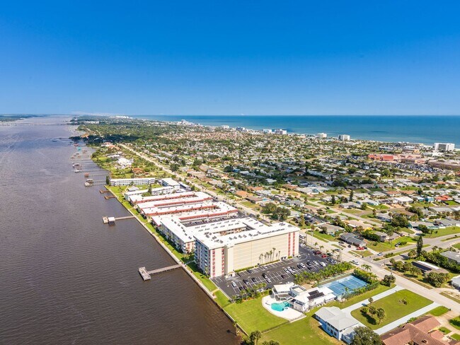 Building Photo - Riverfront 1-Bedroom Condo with Intracoastal Views – Daytona Beach, FL
